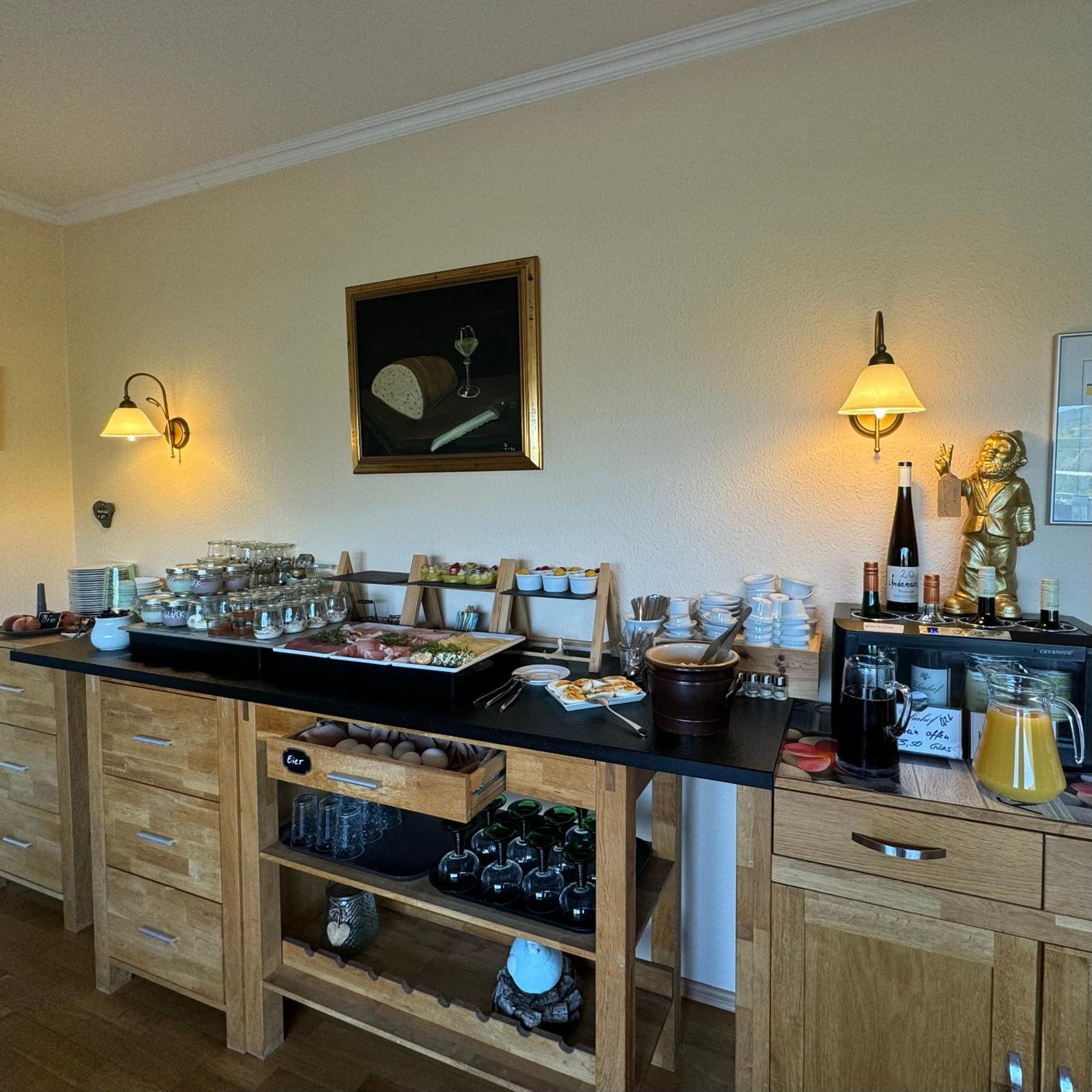Weingut Tiliahof Bed and Breakfast Brauneberg Buitenkant foto
