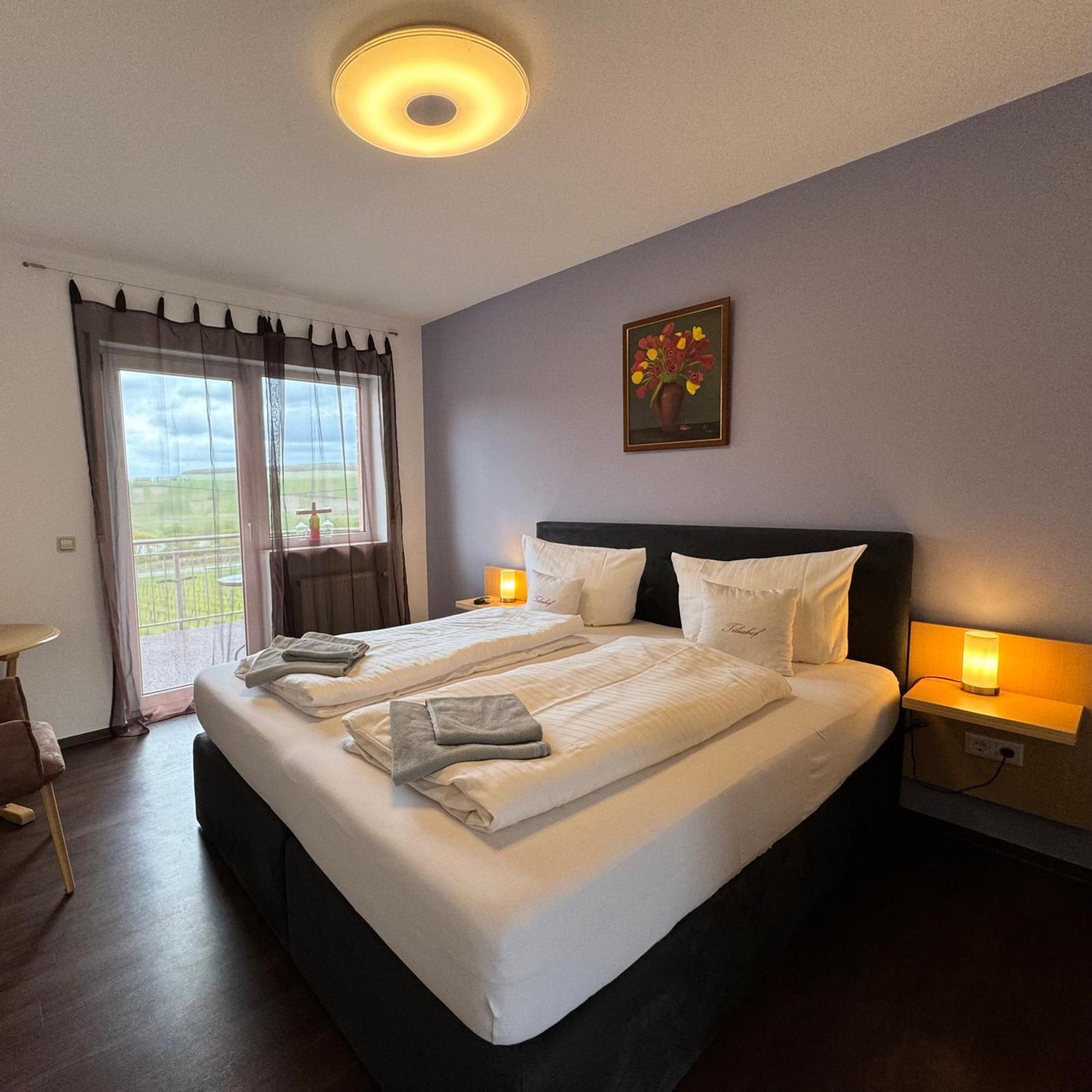Weingut Tiliahof Bed and Breakfast Brauneberg Buitenkant foto