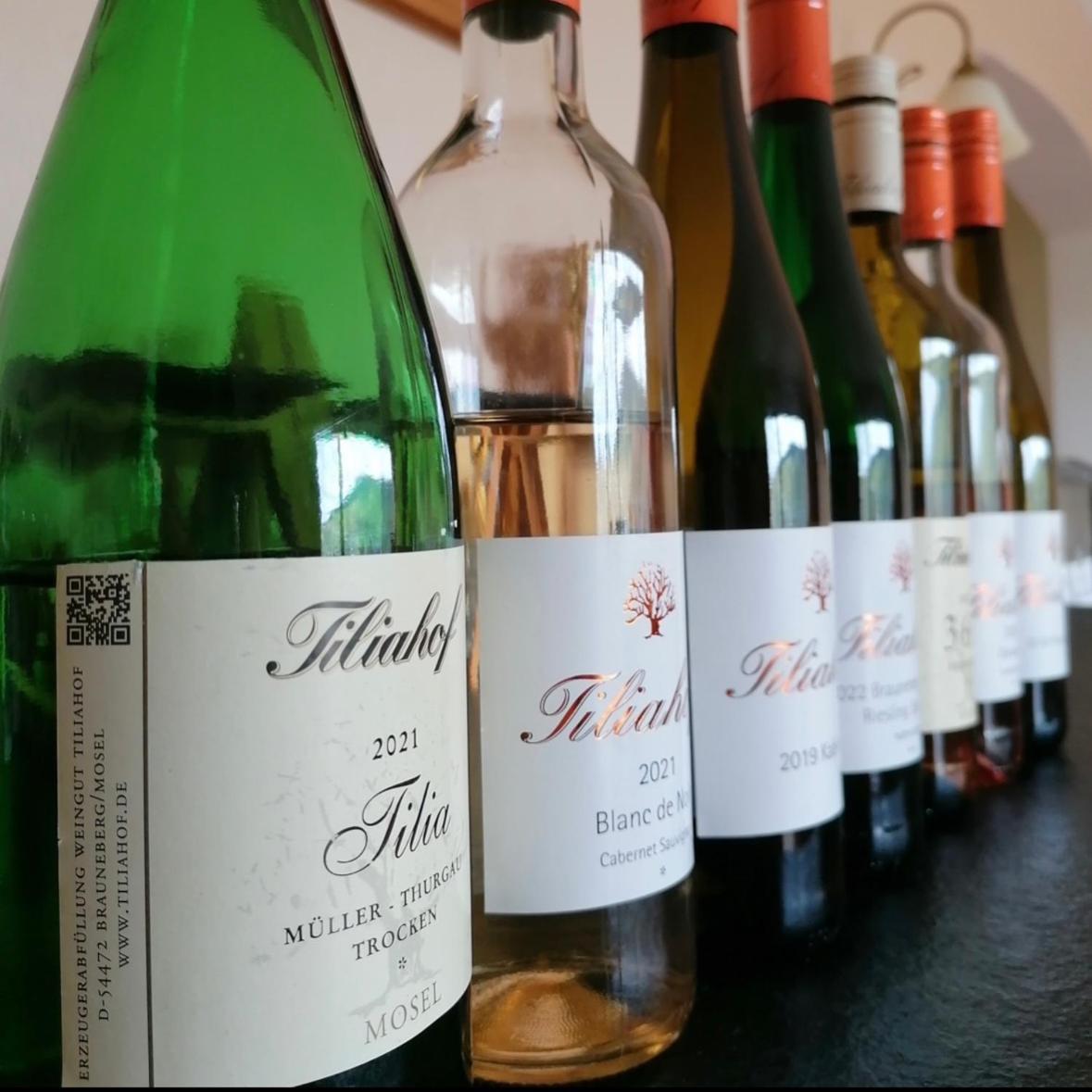 Weingut Tiliahof Bed and Breakfast Brauneberg Buitenkant foto