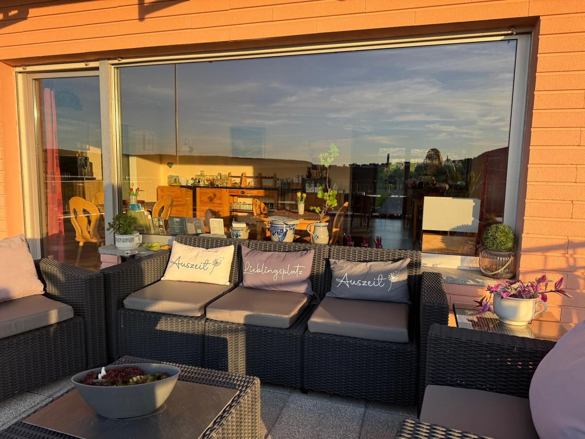 Weingut Tiliahof Bed and Breakfast Brauneberg Buitenkant foto